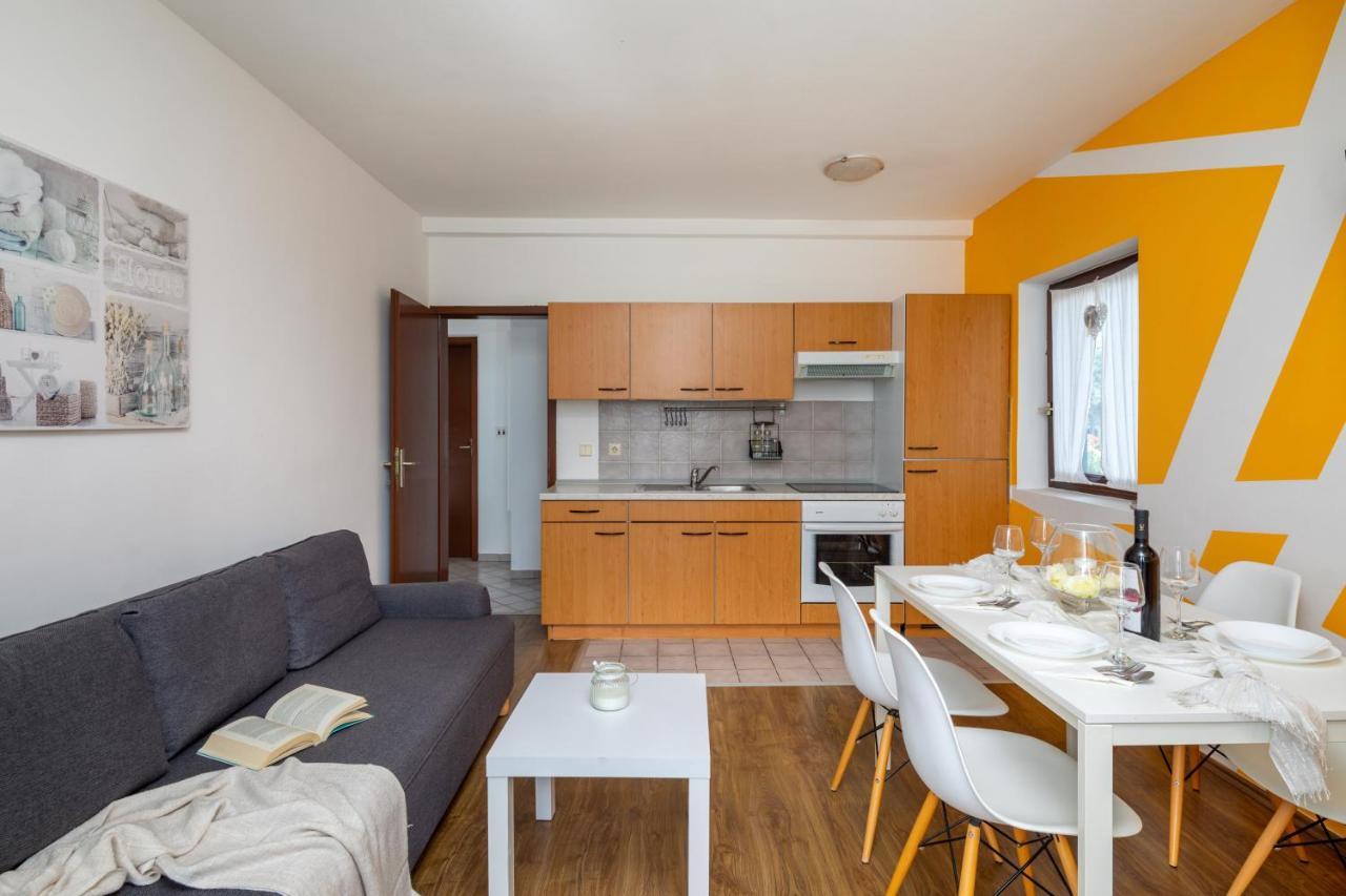 Apartments Villa Zrinka - Last Season Ever! 罗戈兹尼察 外观 照片