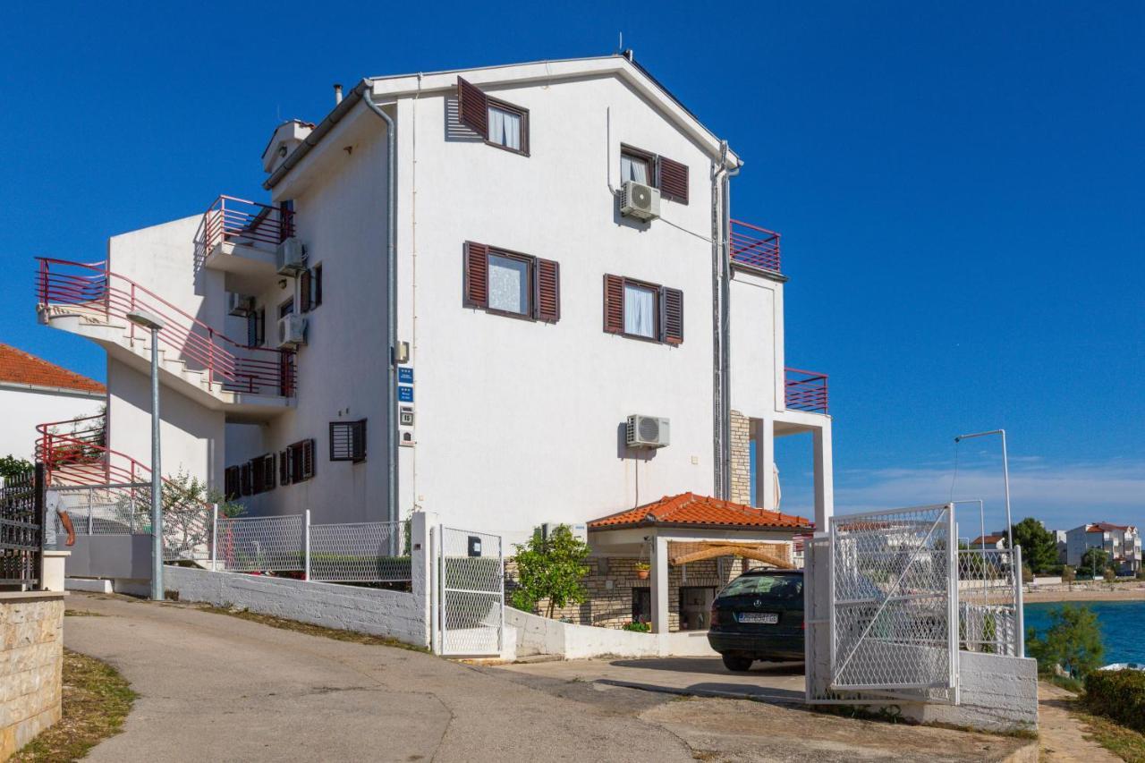Apartments Villa Zrinka - Last Season Ever! 罗戈兹尼察 外观 照片