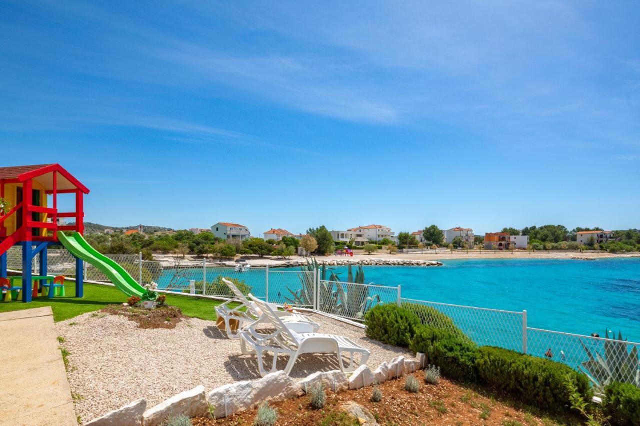 Apartments Villa Zrinka - Last Season Ever! 罗戈兹尼察 外观 照片