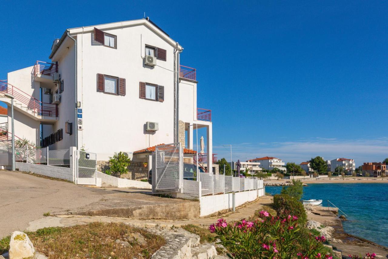 Apartments Villa Zrinka - Last Season Ever! 罗戈兹尼察 外观 照片