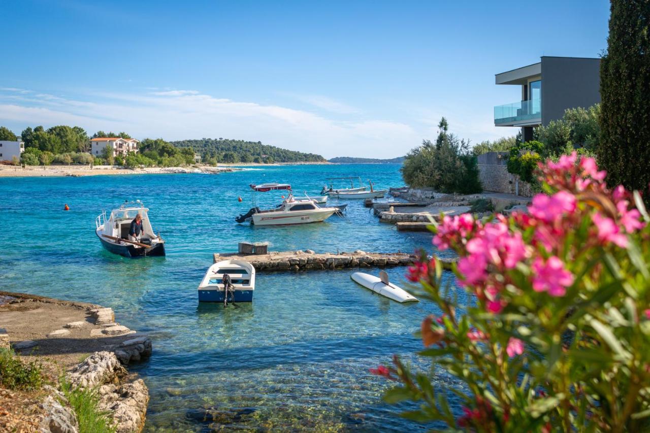 Apartments Villa Zrinka - Last Season Ever! 罗戈兹尼察 外观 照片