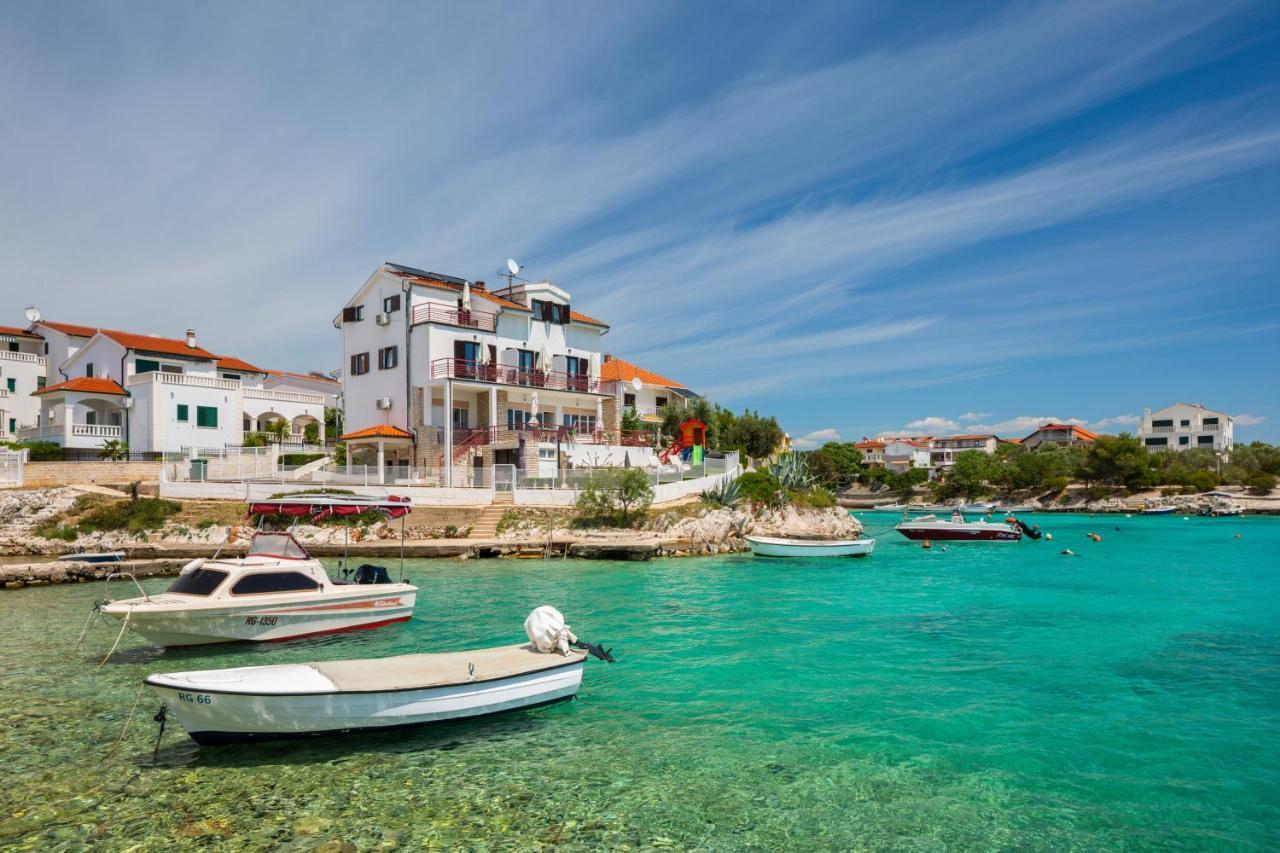 Apartments Villa Zrinka - Last Season Ever! 罗戈兹尼察 外观 照片
