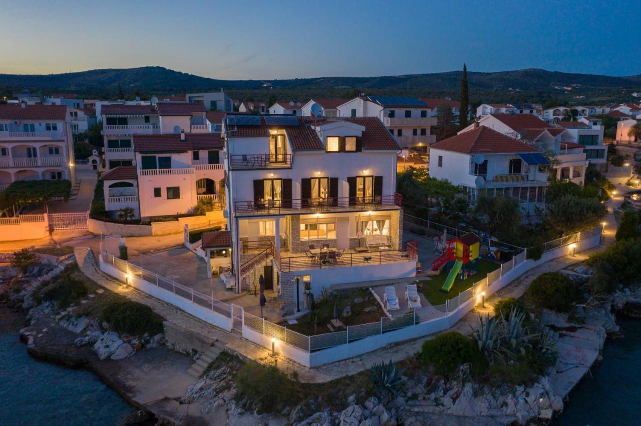Apartments Villa Zrinka - Last Season Ever! 罗戈兹尼察 外观 照片