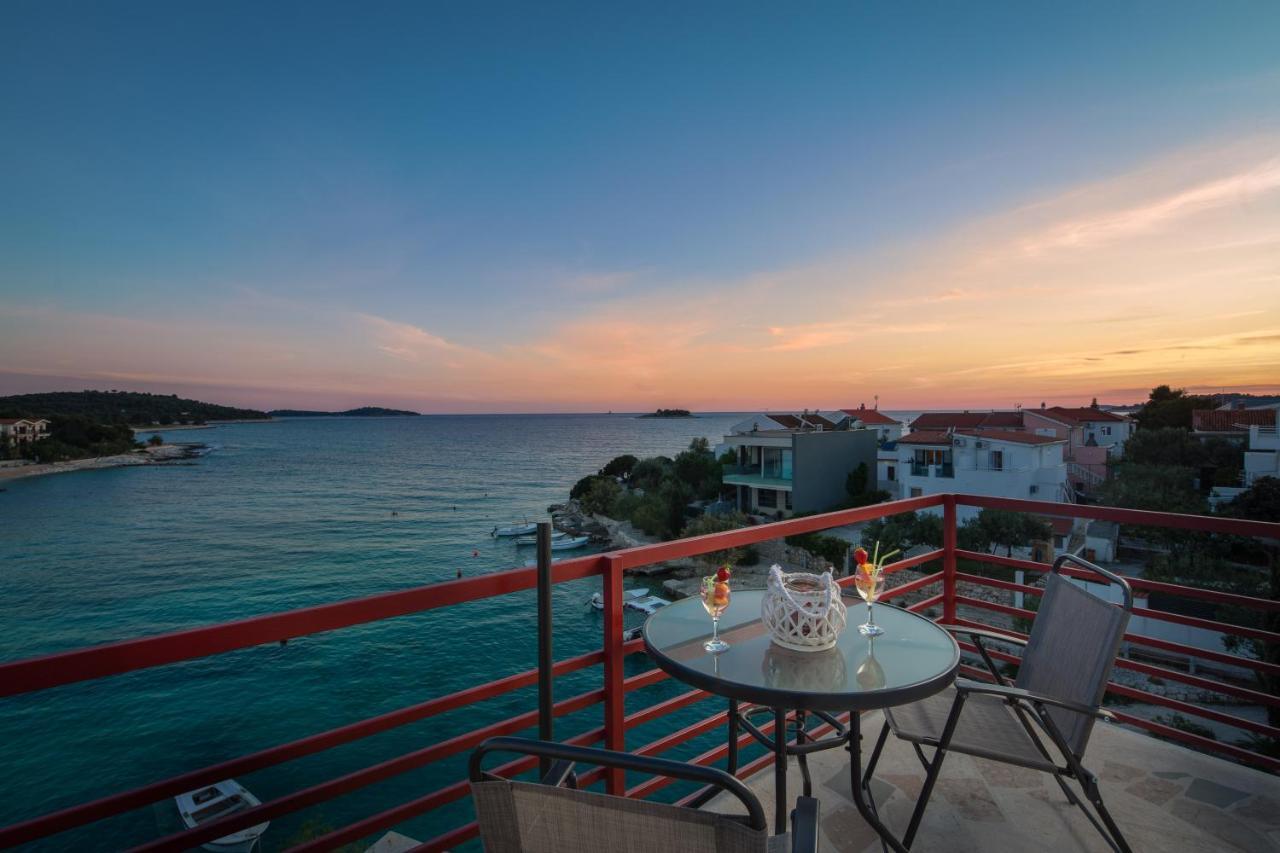 Apartments Villa Zrinka - Last Season Ever! 罗戈兹尼察 外观 照片