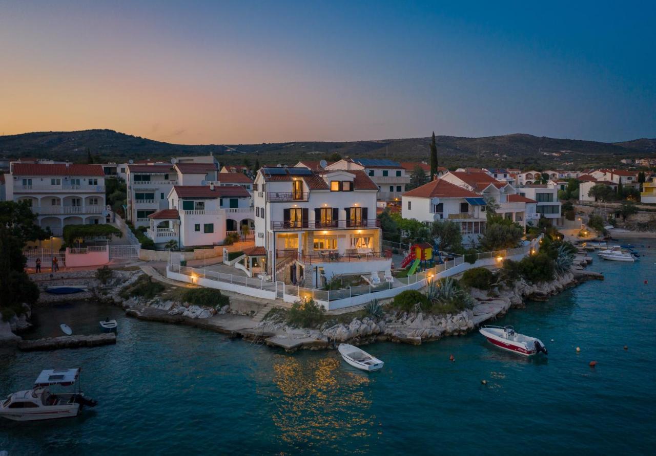 Apartments Villa Zrinka - Last Season Ever! 罗戈兹尼察 外观 照片