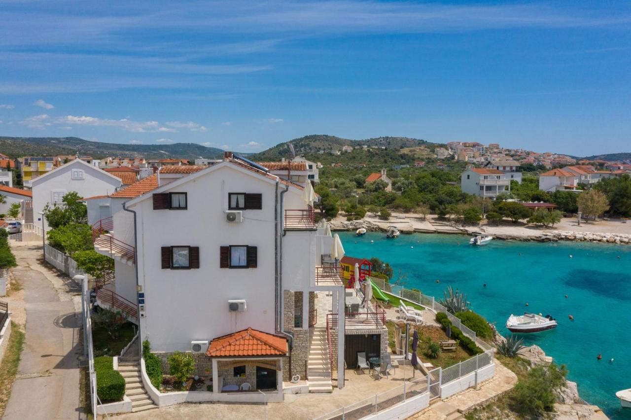 Apartments Villa Zrinka - Last Season Ever! 罗戈兹尼察 外观 照片